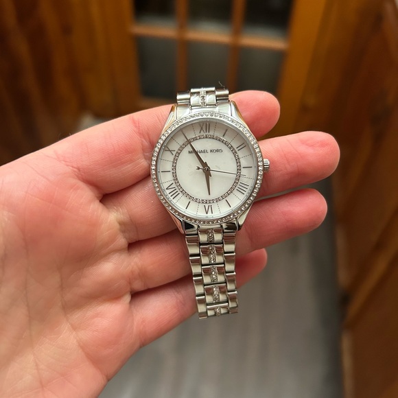 Silver Micheal kors women’s watch - Picture 4 of 5